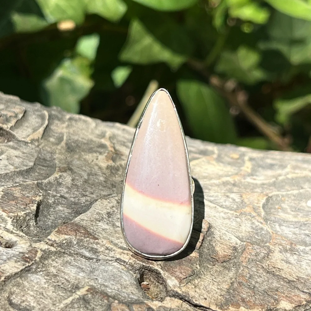 Size 7.5 925 silver‎ plated pink Mookaite ring